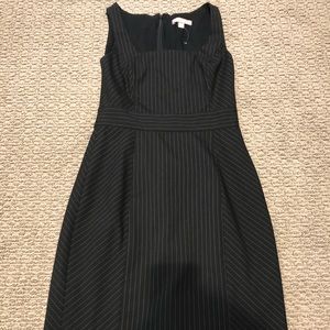 Banana Republic Size 6 Pinstripe Shift Dress